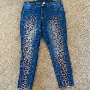 Elegant Blue Women's Skinny Jeans with Pattern